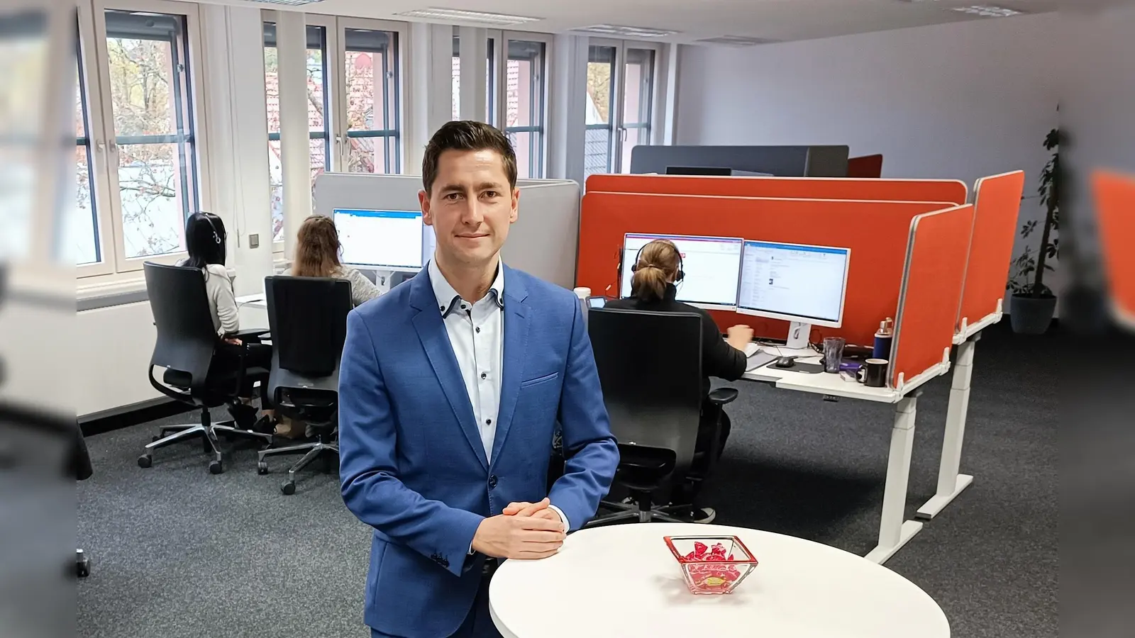 Fabian Altstidl, Leiter des Payment- und Servicezentrums der Sparkasse Dachau, freut sich über die positive Resonanz der Kundinnen und Kunden. (Foto: Sparkasse)