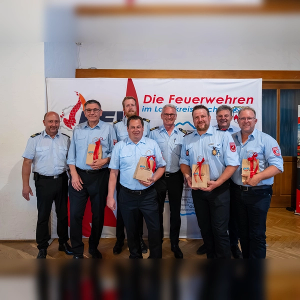 Einige Kameradinnen und Kameraden wurden für ihre besonderen Verdienste ausgezeichnet. (Foto: Kreisbrandinspektion)