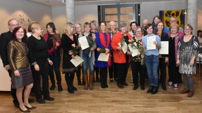 Die frisch gebackenen Hospizbegleiterinnen erhielten beim Jahresempfang ihre Zertifikate.  (Foto: Elisabeth Hospizverein e.V.)