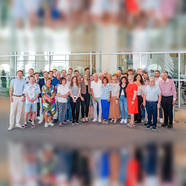 Die Besuchergruppe aus dem Wahlkreis bei der CSU-Abgeordneten Katrin Staffler im Bundestag.<br> (Foto: Bundesregierung / StadtLandMensch-Fotografie)