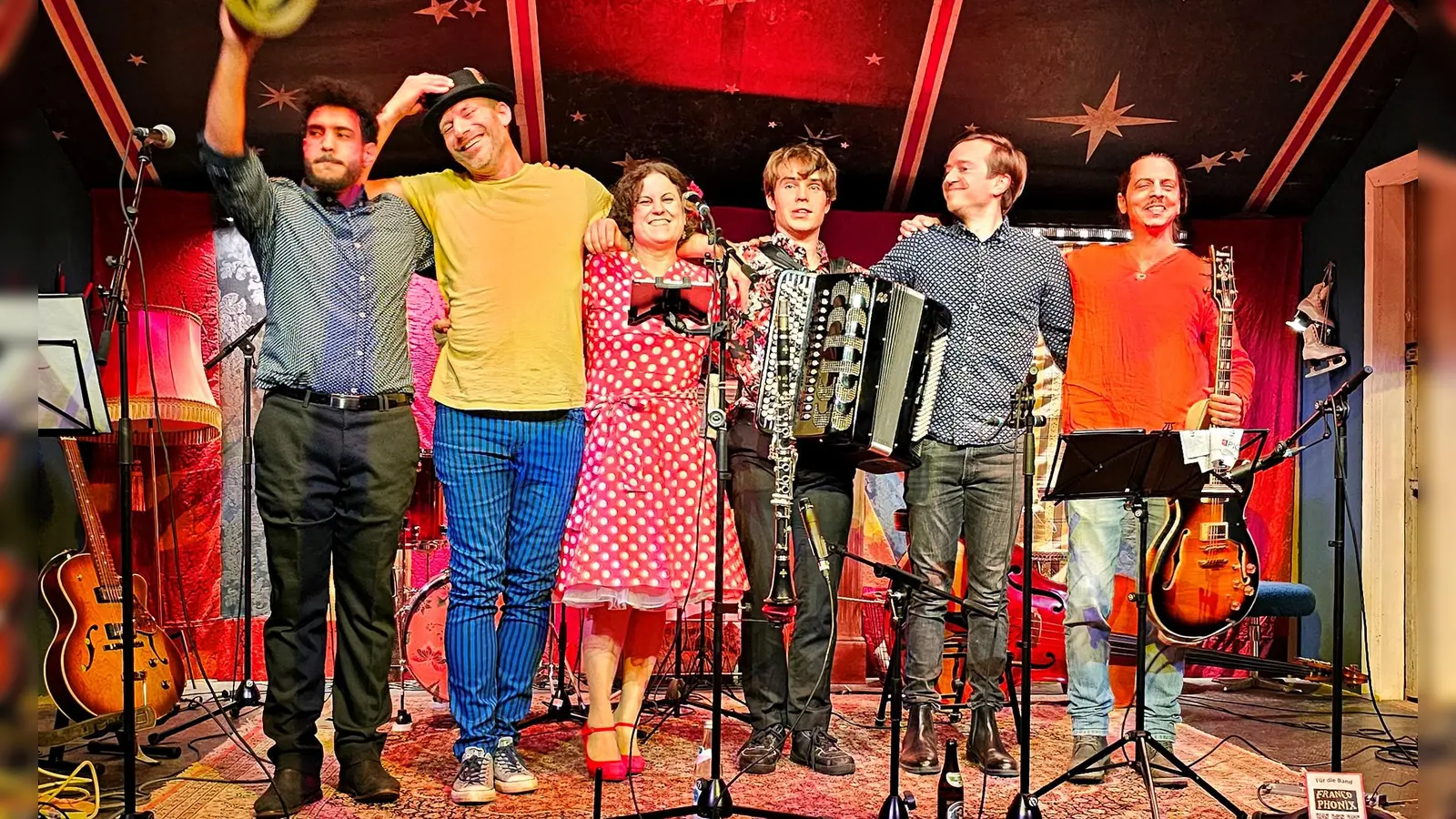 Francophonix spielen im Hoftheater und lassen die Lebensfreude von Klassikern wie Edith Piaf &amp; Co aufleben. (Foto: Münchner Kultur GmbH)