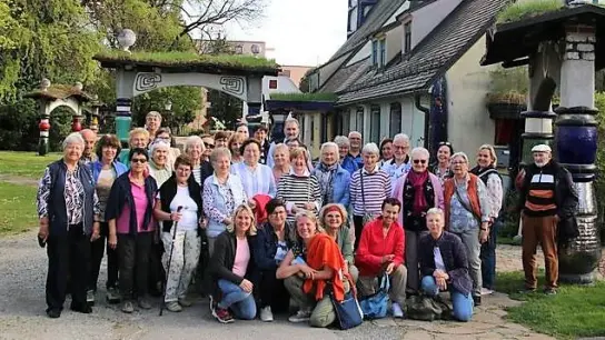 Die Dachauer Reisegruppe vor der St. Barbarakirche in Bärnbach. (Foto: Frauenbund Dachau)