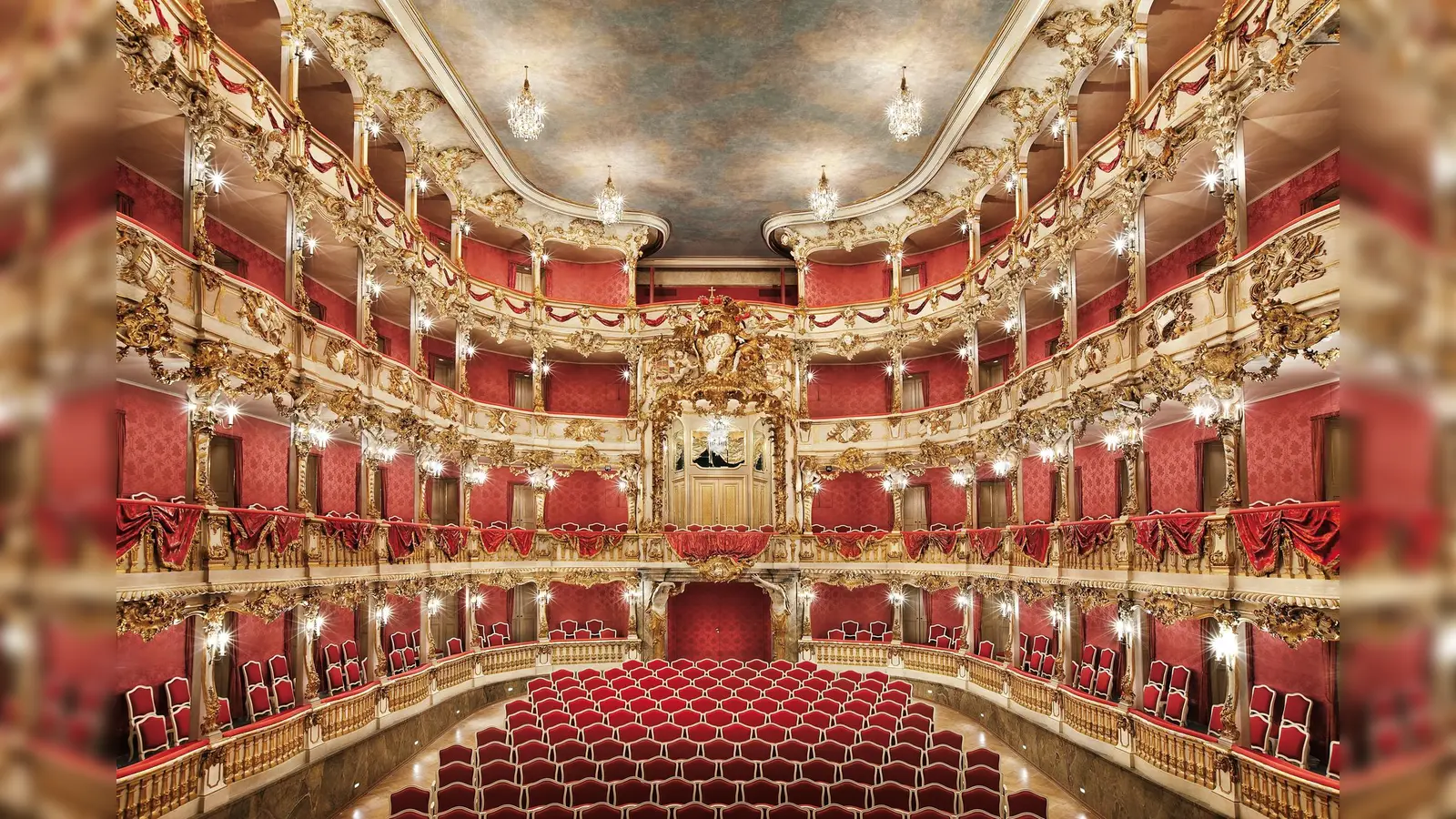 Das Cuvilliés-Theater in der Residenz ist ein Juwel des Rokoko und ein einzigartiges Gesamtkunstwerk von europäischem Rang. (Foto: ©Bayer. Schlösserverwaltung, Philipp Mansmann)