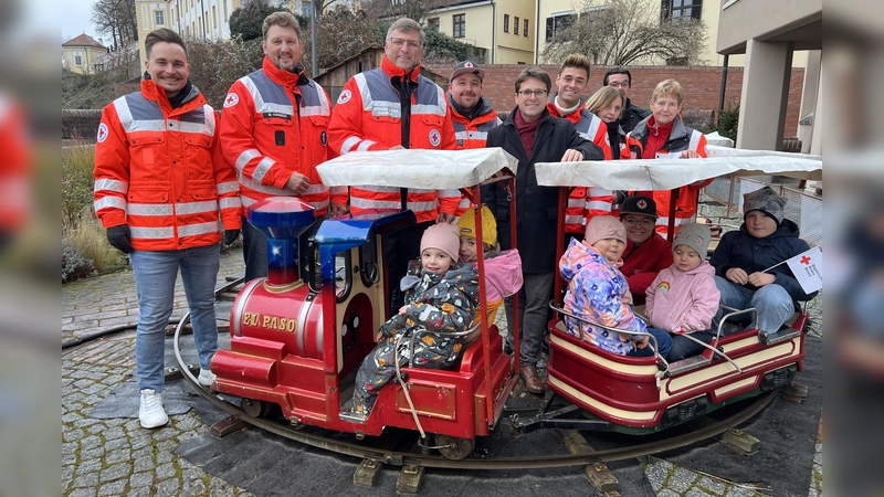 Die Christkindl-Eisenbahn wird vom BRK betreut.  (Foto: BRK - Kreisverband Dachau)