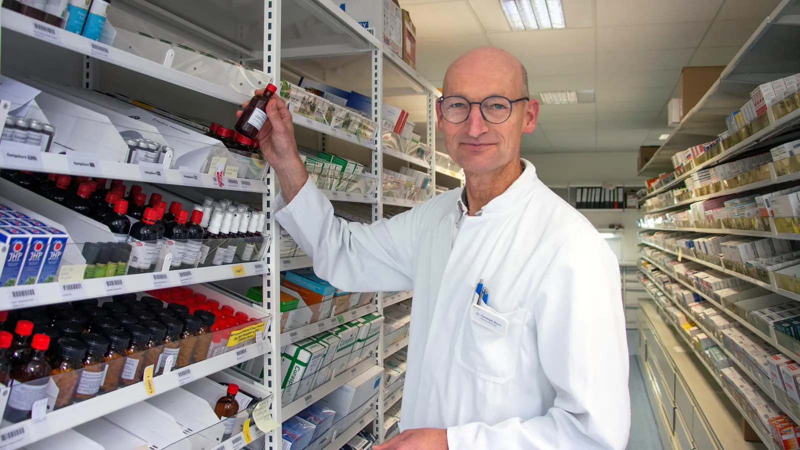 Dr. Christoph Sturm klärt zum Welttag der Patientensicherheit über die richtige Einnahme von Medikamenten auf. (Foto: Helios)
