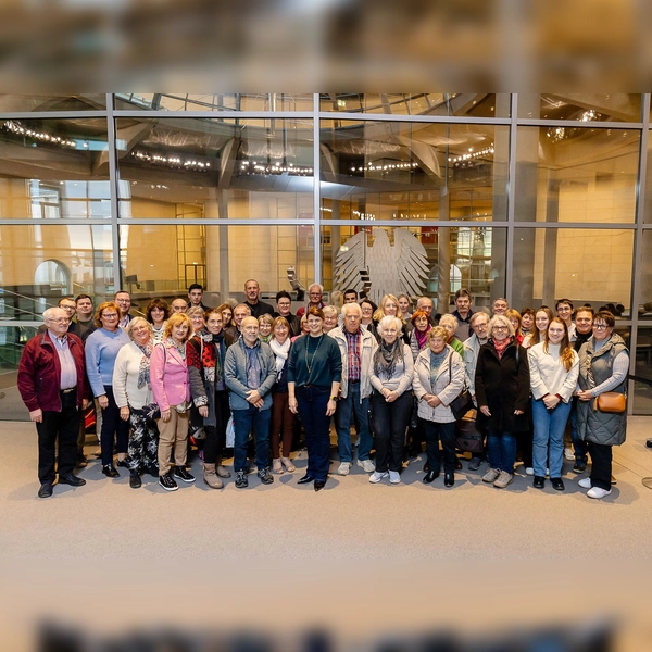 Gruppenfoto der Besuchergruppe eines Abgeordneten im Deutschen Bundestag in Berlin. (Foto: Sebastian Pape)