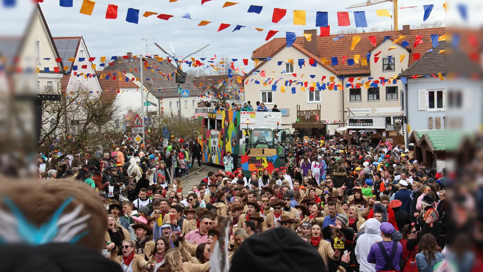 Am Sonntag, den 19. Februar, findet wieder das legendäre Narrentreiben mit bis zu 20.000 Besuchern in Markt Indersdorf statt. (Foto: Faschingskomitee Markt Indersdorf)