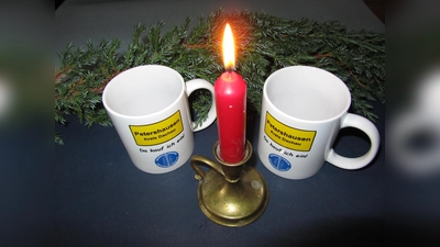 Das Glühweinhaferl darf mit nach Hause nehmen. (Foto: Gewerbeverein Petershausen)