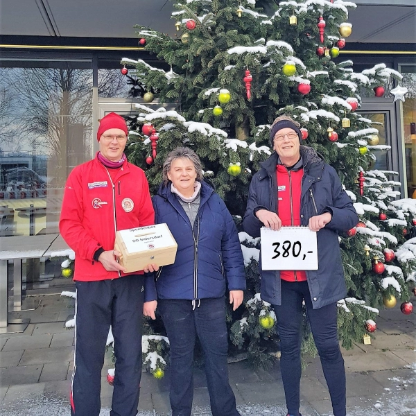380 Euro waren beim Adventslauf der SGI zusammen gekommen. (Foto: SGI)