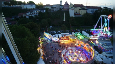 Zum Schutz der Volksfestbesucher und der umliegenden Anwohner wird auch in diesem Jahr eine gesonderte Verkehrsreglung während des Dachauer Volksfestes eingerichtet. (Foto: Sebastian Leiß)
