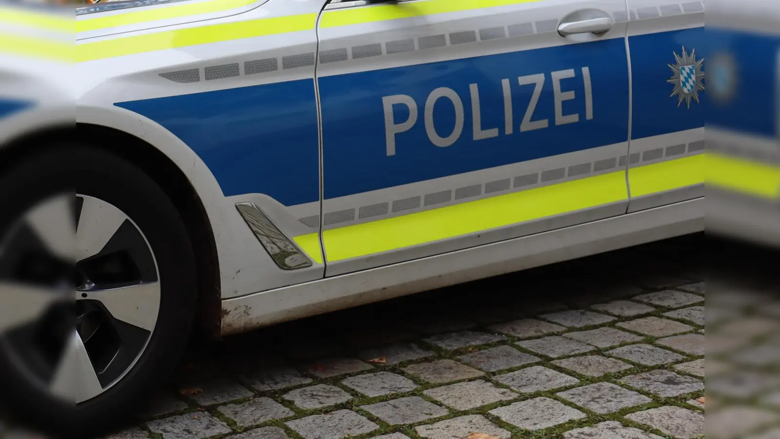 Die Polizei musste die B471 drei Stunden sperren. (Foto: Polizei)
