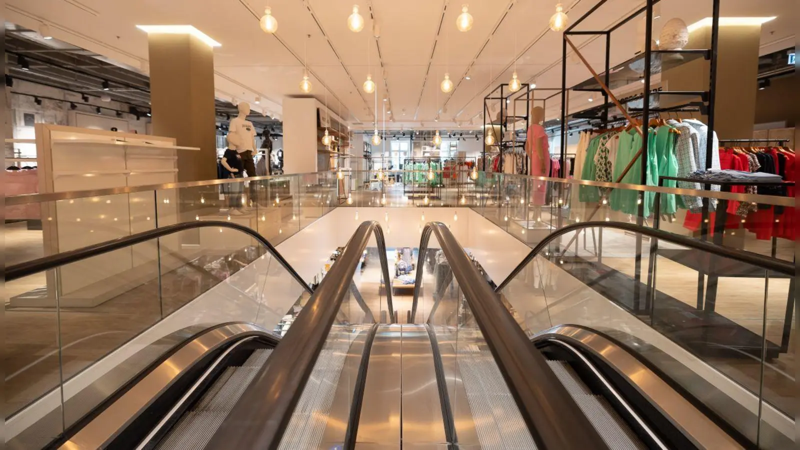 Das Modehaus Rübsamen wird sich nach dem Umbau glanzvoll präsentieren. (Foto: Hans Seidl)