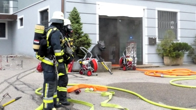 Die Dachauer Feuerwehr musste den Brand in einem Waffengeschäft in der Altstadt löschen. (Foto: FF Dachau)