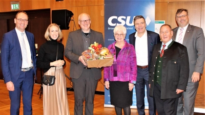 CSU-Neujahrsempfang mit lokaler Politprominenz und Gastrednerin Gerda Hasselfeldt (Mitte). (Foto: CSU Karlsfeld)
