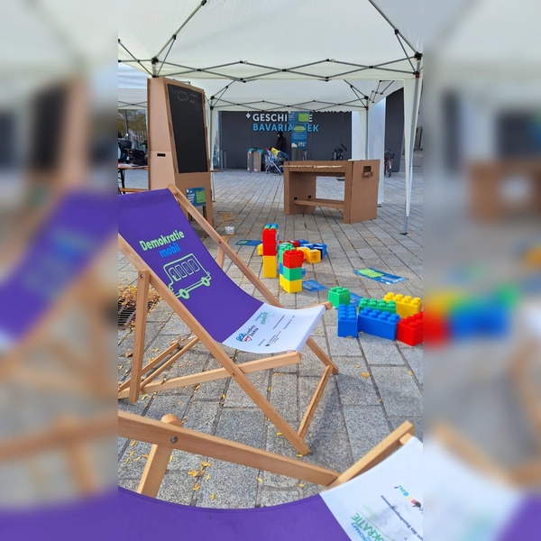 Das Demokratiemobil des KJR besuchte fünf Schulen im Landkreis. (Foto: KJR)