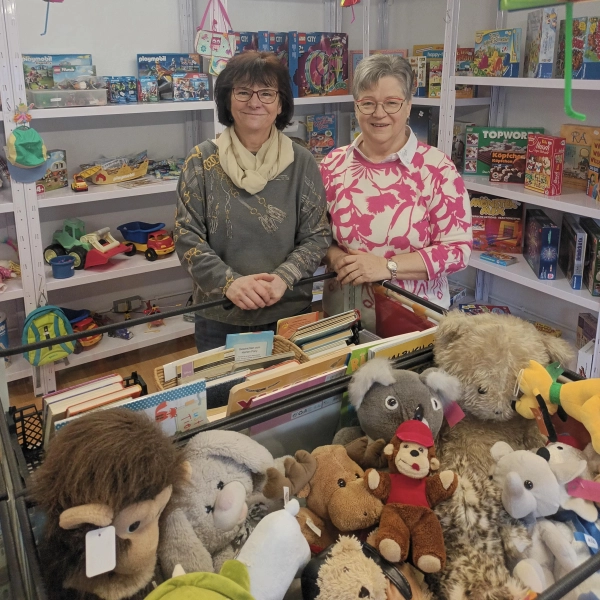 Brigitte Solleder (r.) und Christine Fuchs suchen dringend Verstärkung. (Foto: red)