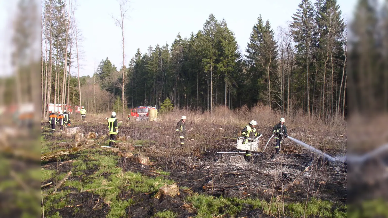 Waldbrandbekämpfung - eine gefährliche und schwierige Aufgabe für die Feuerwehren. (Foto: www.kfv-dachau.de)