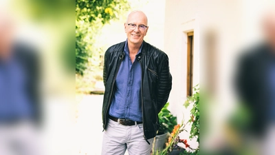 Andreas Föhr liest aus seinem neuen Krimi &quot;Herzschuss&quot; in der Weilachmühle. (Foto: Thomas Dashuber)