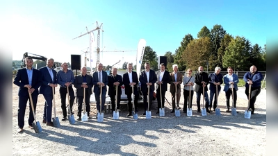 Spatenstich zum 5. Gymnasium für den Landkreis Dachau in Röhrmoos. (Foto: LA DAH/Silke Fendt )