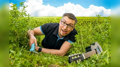 Stefan Otto, mit seiner "g'mahdn Wiesn" im Thoma-Haus. (Foto: Michael Otto)