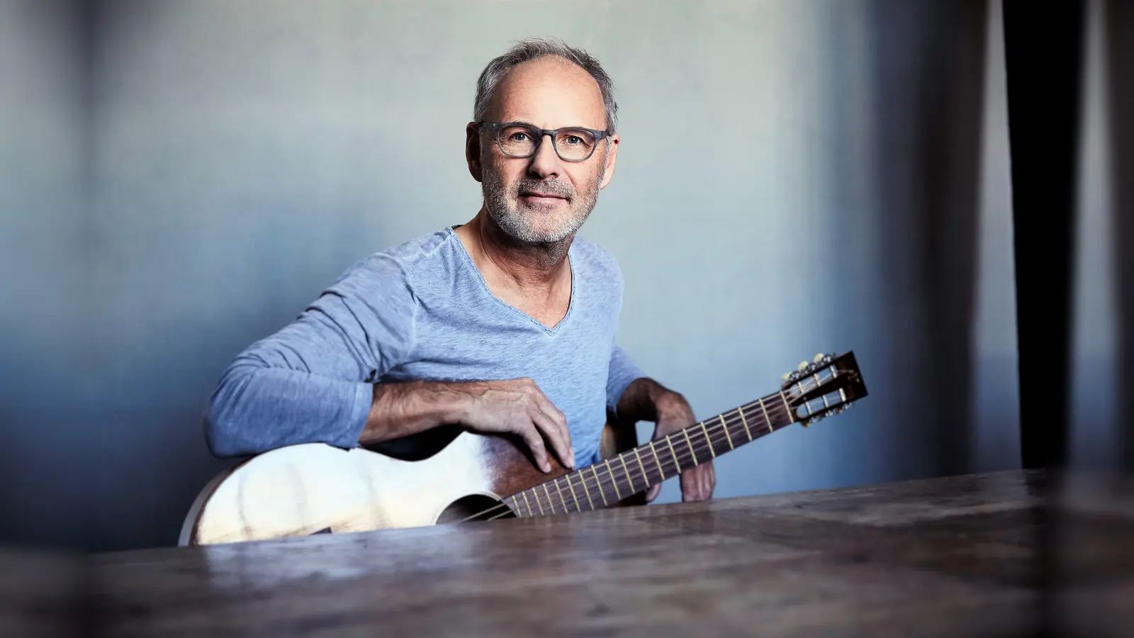 Reinhold Beckmann kommt im Duo mit Johannes Wennrich nach Dachau. (Foto: Steven Haberland Images)