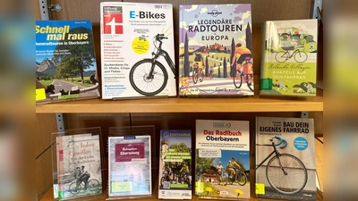 Im Juni findet man in der Stadtbücherei viel Lesestoff „Rund ums Rad”. (Foto: Stadtbücherei Dachau)