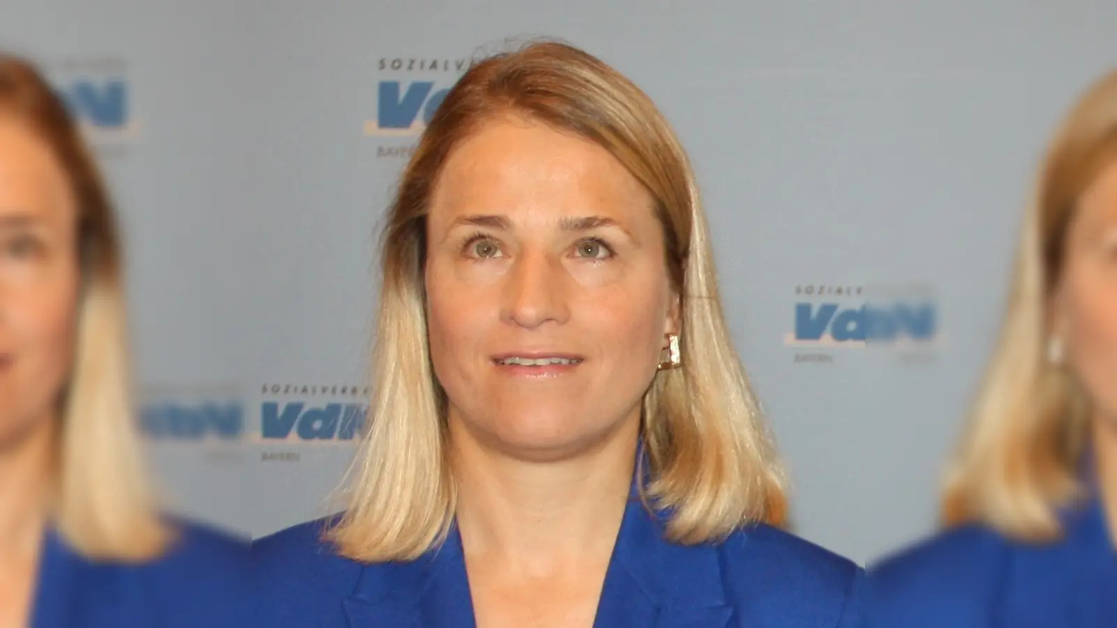 Die neue Landesvorsitzende des VdK Bayern, Verena Bentele (links), dankte ihrer Vorgängerin Ulrike Mascher für deren großen Einsatz für den Sozialverband VdK: „Ohne sie hätten wir heute nicht diesen Erfolg in Bayern und im Bund.” (Foto: job)