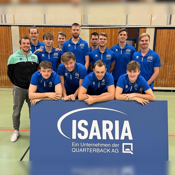 Mit neuem Sponsor starten die ASV VOlleyballer in die neue Saison. (Foto: Isaria)