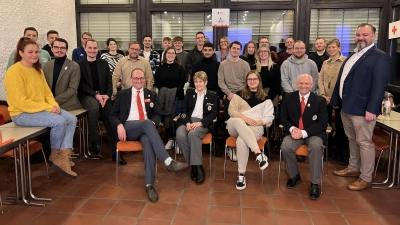 Willkommen im Team! Das Rote Kreuz Dachau empfing 22 neue Mitarbeiterinnen und Mitarbeiter sowie Helferinnen und Helfer. (Foto: Elisabeth Schönberger)