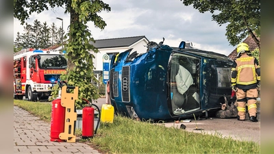 Der Fahrer konnte schnell aus dem Auto befreit werden. (Foto: Kreisbrandinspektion Dachau)