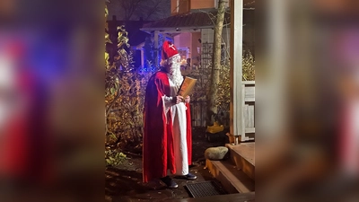 Einer der drei Karlsfelder Nikoläuse im Einsatz.<br> (Foto: Siedlergemeinschaft Karlsfeld-Nord)