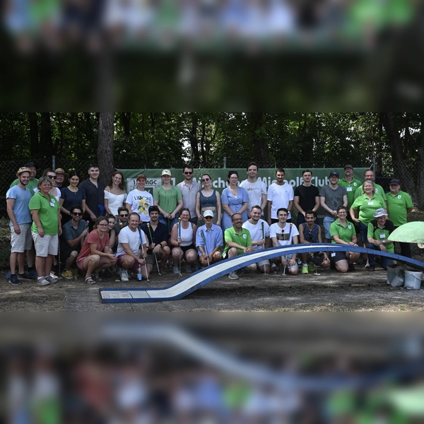 Die Teilnehmerinnen und Teilnehmer hatten viel Spaß beim Minigolf-Publikumsturnier „Hole-in-fun”. (Foto: 1. MMGC)
