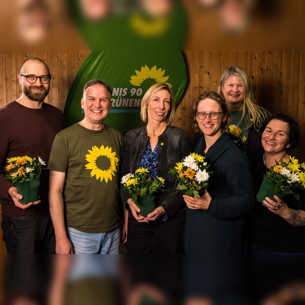 Der neue Vorstand der Karlsfelder Grünen (v. l.): Matthias Dohn, Martin Cremer, Heike Miebach, Susanne Bellmann Pérez, Dr. Yvonne Steng, Eliane Kinder.  (Foto: Klaus Miebach)