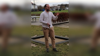 Michael Sinner sucht ehrenamtliche Hilfe für das Spielmobil. (Foto: Gemeinde Karlsfeld)
