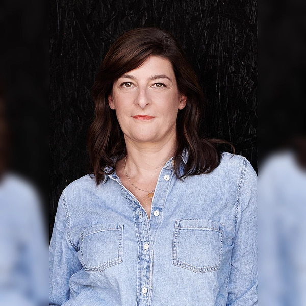 Heike Specht, Jahrgang 1974, studierte Geschichte und Literaturwissenschaft in München. Sie promovierte über die Familie Lion Feuchtwangers und arbeitete mehrere Jahre als Verlagslektorin. Heute lebt sie als freie Autorin in Zürich. Zuletzt erschienen die Biografien „Lilli Palmer. Die preußische Diva“ und „Curd Jürgens. General und Gentleman“ sowie bei Piper „Ihre Seite der Geschichte. Deutschland und seine First Ladies von 1949 bis heute“ und „Die Ersten ihrer Art. Frauen verändern die Welt.“ (Foto: Miriam Kluka)