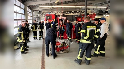 In Theorie und Praxis wurden 60 Feuerwehrler geschult. (Foto: KBI Dachau)