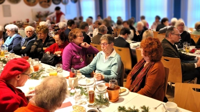 Gut besucht war die Weihnachtsfeier der AWO Dachau. (Foto: Alfred Stelzer)