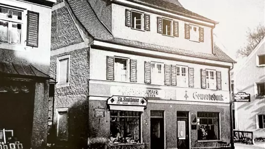 Im Schulmayr-Anwesen in der Augsburger Str. 15 hatte die Bank von 1927-1949 ihre Geschäftsräume. (Foto: VR Bank)