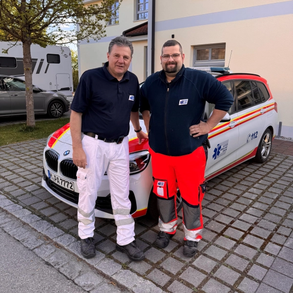 Bürgermeister Helmut Zech (l.) begleitete First Responder Johannes Rupp einen Tag lang. (Foto: Gemeinde Pfaffenhofen a. d. Glonn)