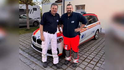 Bürgermeister Helmut Zech (l.) begleitete First Responder Johannes Rupp einen Tag lang. (Foto: Gemeinde Pfaffenhofen a. d. Glonn)