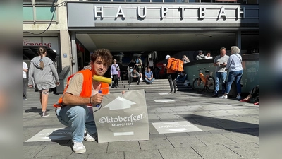 Mit mehr als 100 Folien wurde der &quot;Wiesn-Weg&quot; markiert. (Foto: Isarnauten)