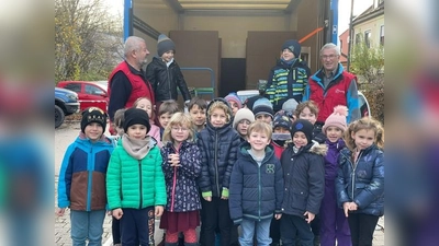Viele fleißige Kinder aus dem Spatzennest packten Weihnachtsgeschenke für Kinder in Osteuropa. (Foto: privat)