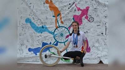 Svenja Stronzik strahlt vor Glück und freut sich über ihren WM-Erfolg. (Foto: ASV-Dachau)