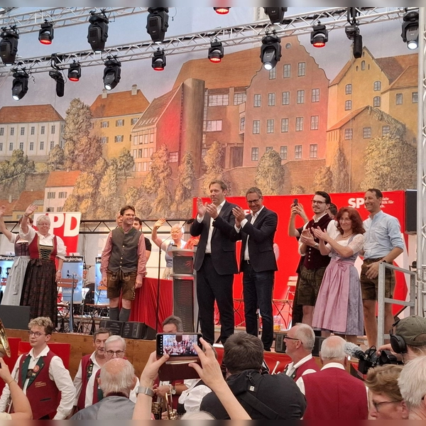 Viel Applaus erhielt Lars Klingbeil beim Politischen Dienstag. (Foto: jj)