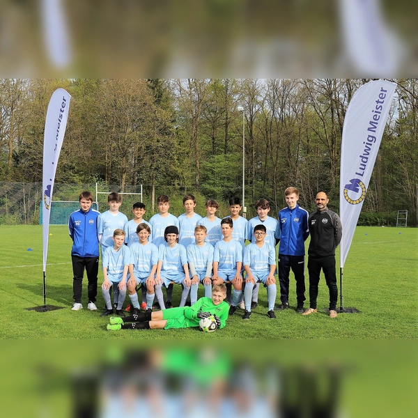 Die ASV D-Jugend mit den neuen Trikots. (Foto: Ludwig Meister GmbH)