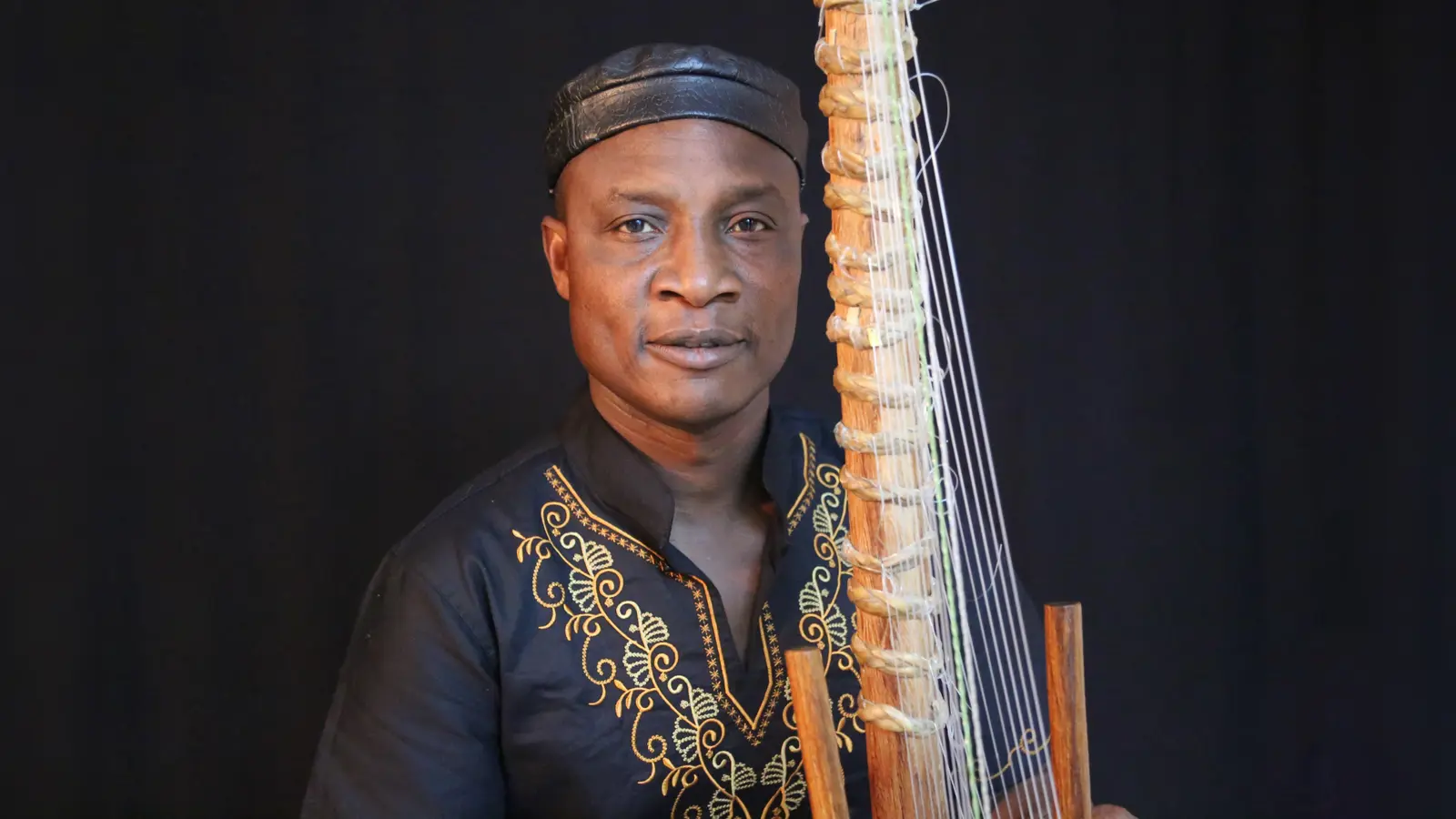 Kommt ins Schloss Sulzemoos: Adjiri Odametey . (Foto: africmelo records)