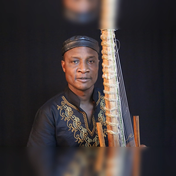 Kommt ins Schloss Sulzemoos: Adjiri Odametey . (Foto: africmelo records)