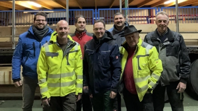 Das Faschingskomitee mit Johannes Böller, Michael Hohenester, Markus Mühlbauer, Jo Schlatterer (hinten von rechts) und Florian Conrad, Willi Heilmann (Präsident), Sepp Kettl (vorne). Der gelernte Metallbauer Markus Mühlbauer ist neu im Komitee. aber bereits seit Jahren als Zugführer und Aufbauhelfer beim Faschingszug aktiv. (Foto: Faschingskomitee)