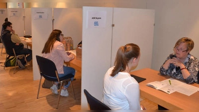 Azubi-Speed-Dating: Stressfrei Vorstellungsgespräche mit mehreren Anbietern echter Ausbildungsplätze im Rahmen der JOB 2023 üben. (Foto: Arbeitskreis SchuleWirtschaft Dachau)