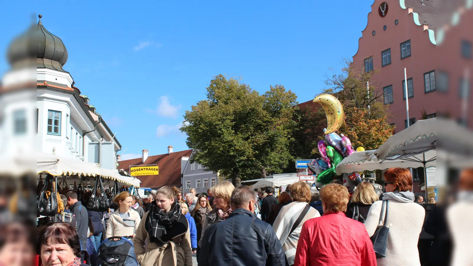 Auf strahlendes Herbstwetter hoffen die Besucher am Marktsonntag. (Foto: Linda Sondermann)